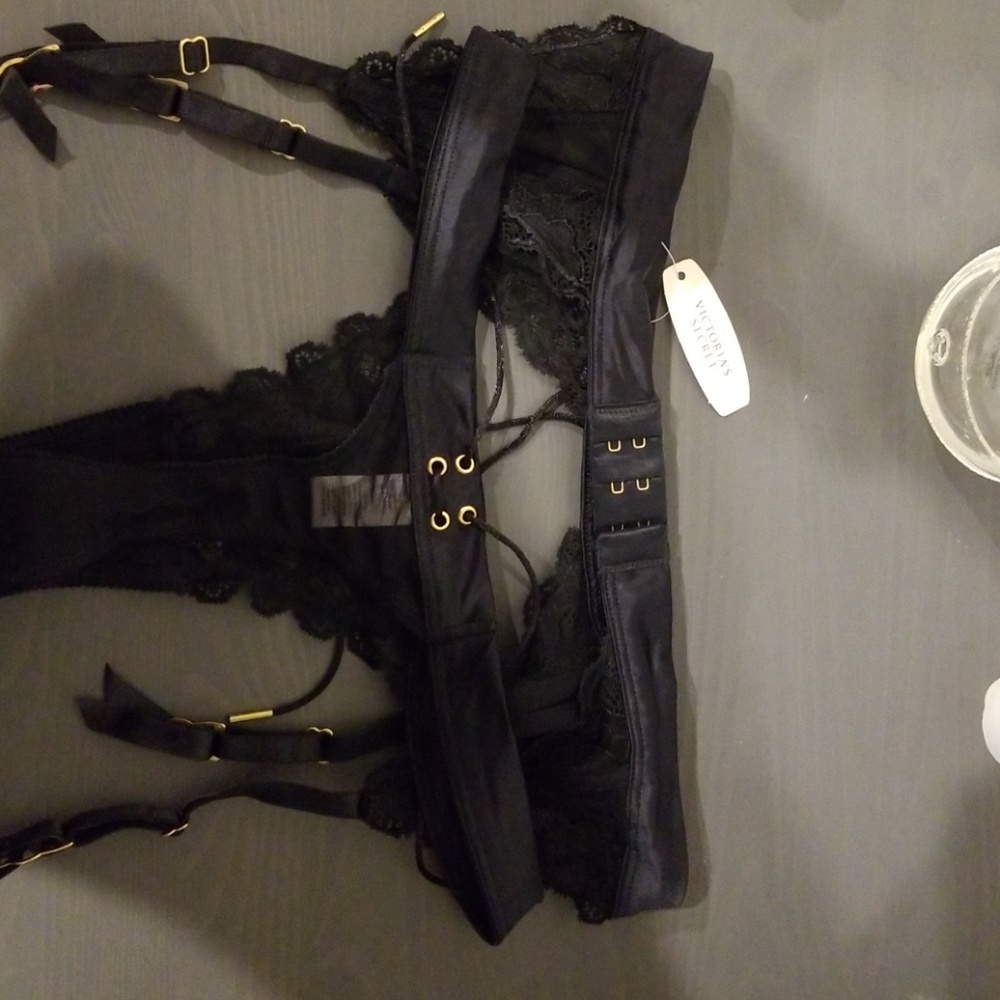 Victoria's Secret Garter Set